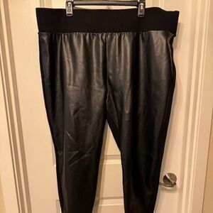 🖤 Torrid Faux-Leather Front Ponte Pants | Black | Size 4 (4X/26)